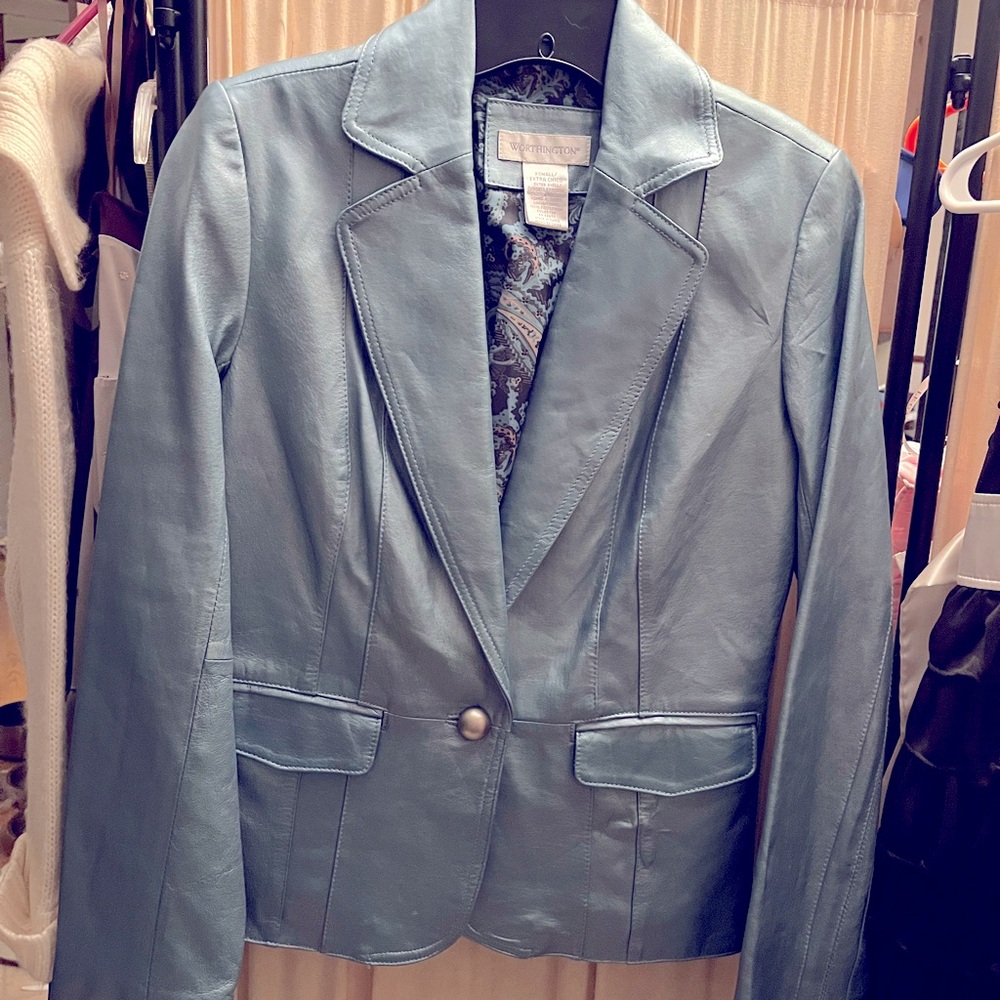Vintage Worthington “Metallic Aquamarine” leather blazer, size XS.